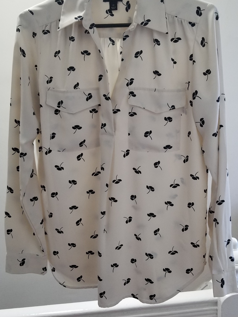 Ann Taylor Cream Button-Up Shirt with Black Leaf Print